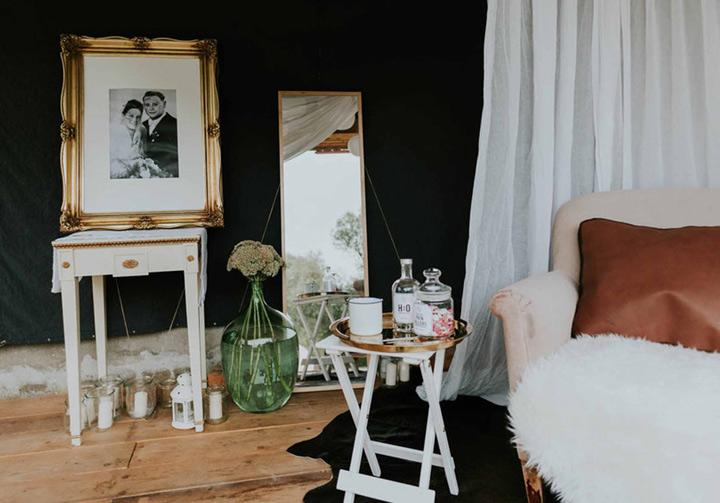 The Graphic Society: Young & Smitten